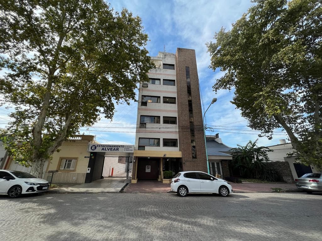 Oficina en Edificio Laghi II - 1