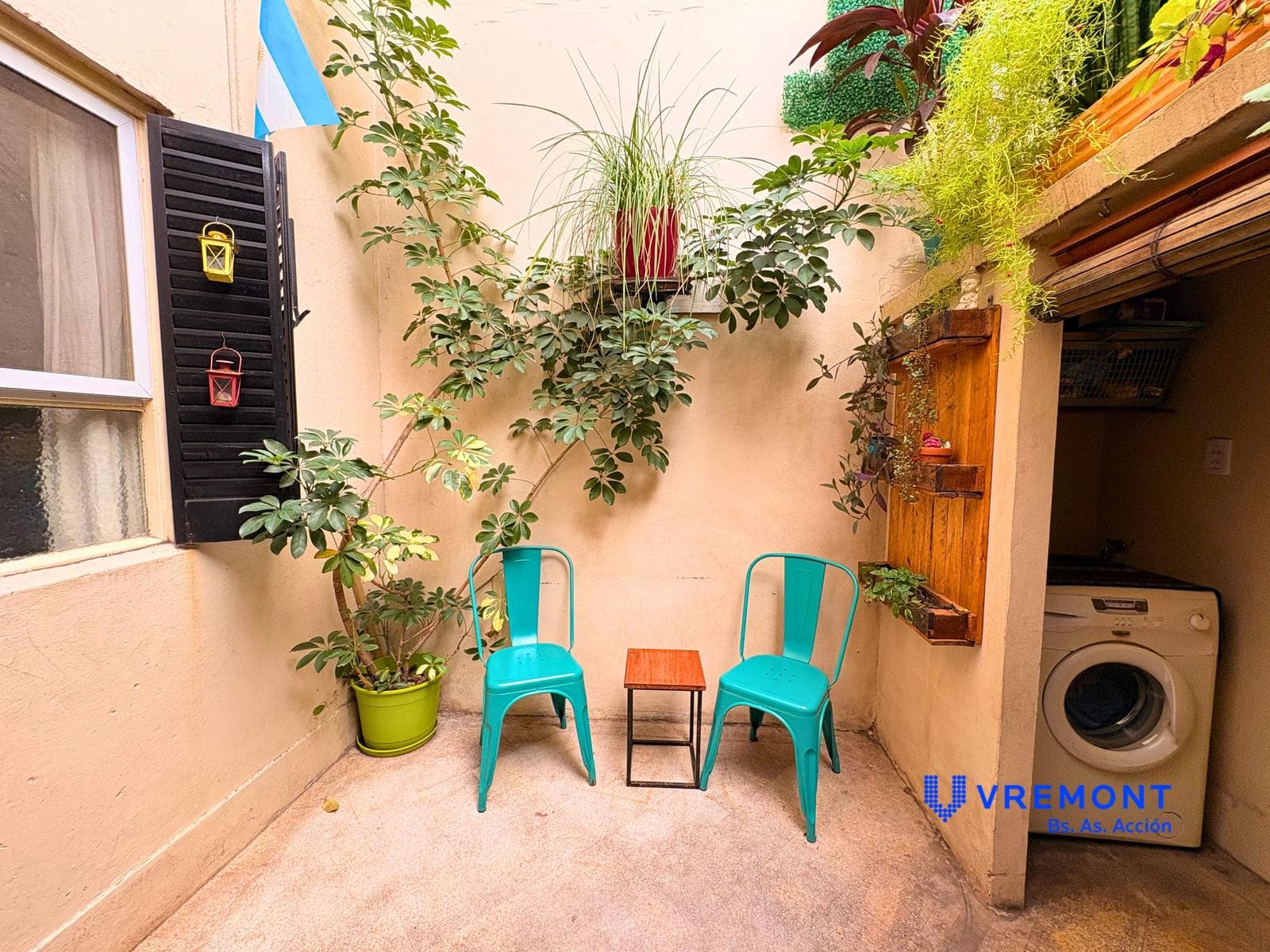 Venta Depto 3 Amb. Listo para Entrar – Reciclado con Patio en Flores - 1