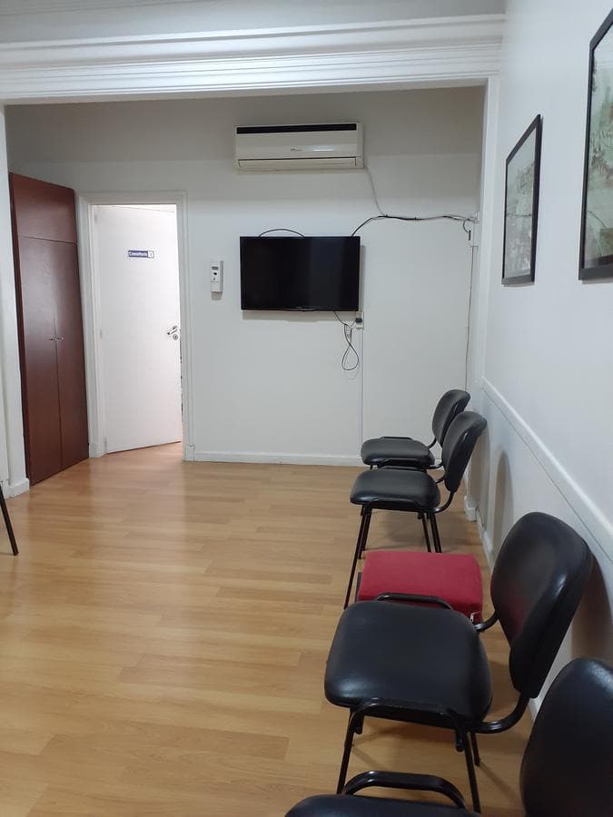 Venta departamento u oficina cuatro ambientes dos baños muy luminoso - Barrio Norte - 1