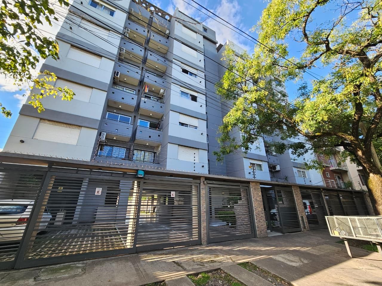 VENTA DEPARTAMENTO EN MORON SUR - 2 AMBIENTES CON COCHERA - 1