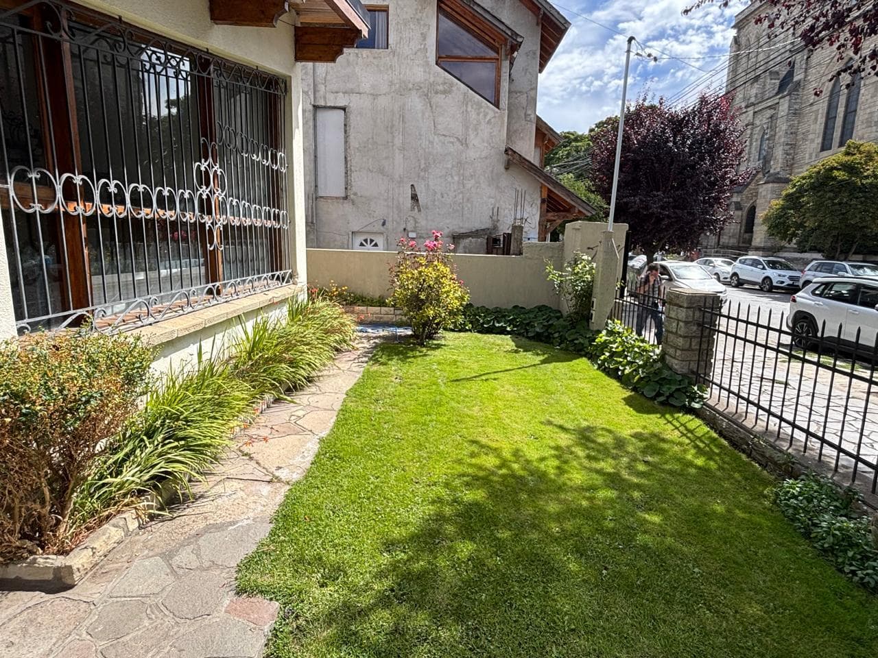 Oficina/Consultorios amplios en el centro de Bariloche - 1