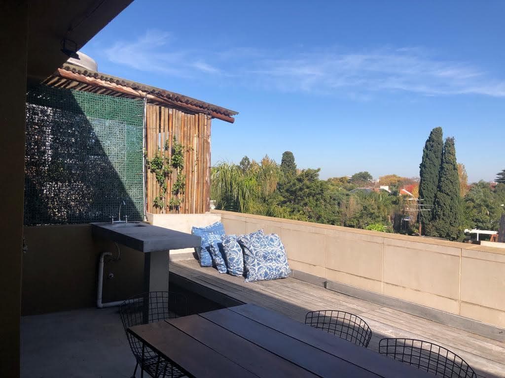 Departamento en duplex con terraza y cochera - 1