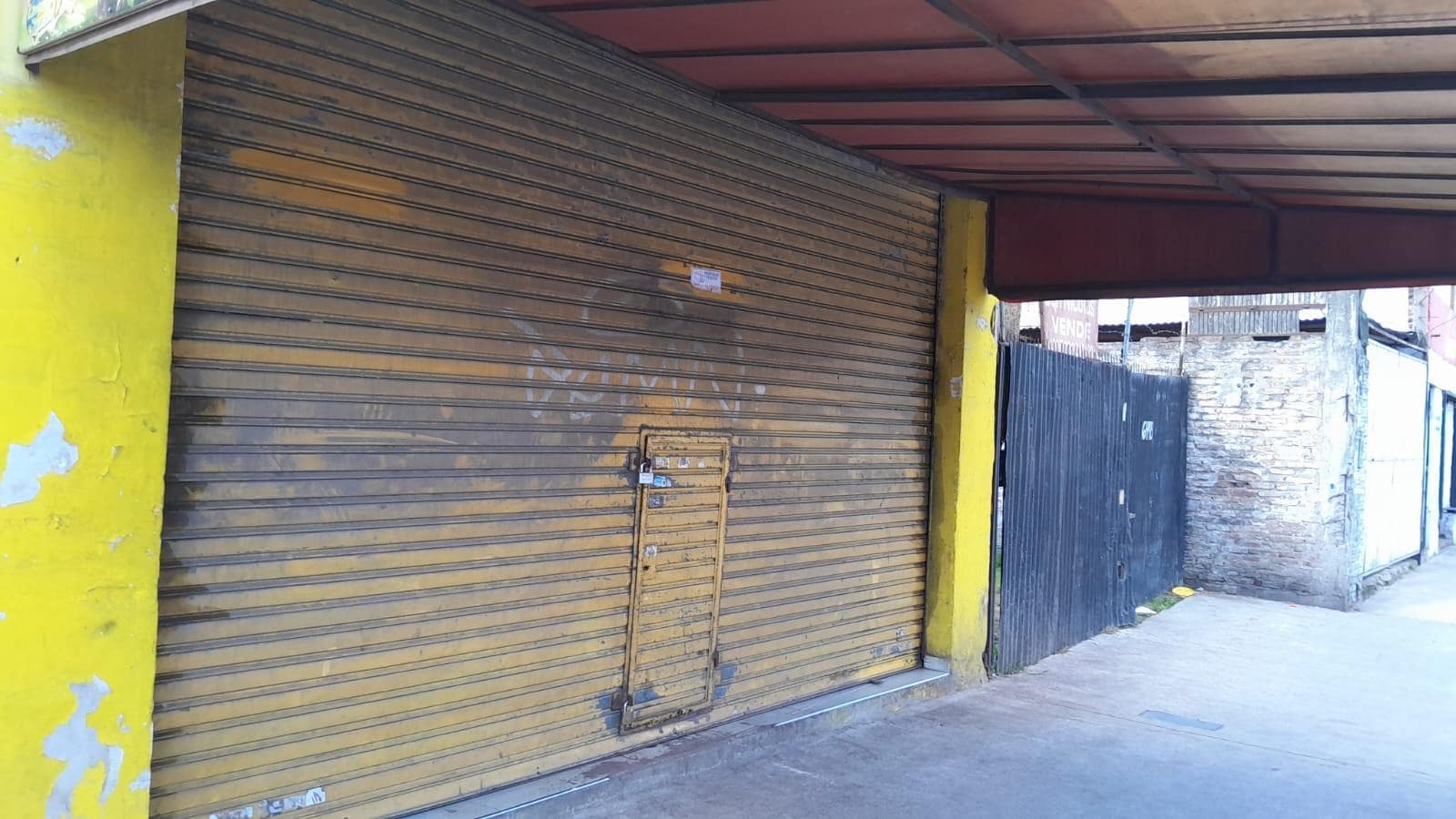 Venta de terreno con local Wilde - 1