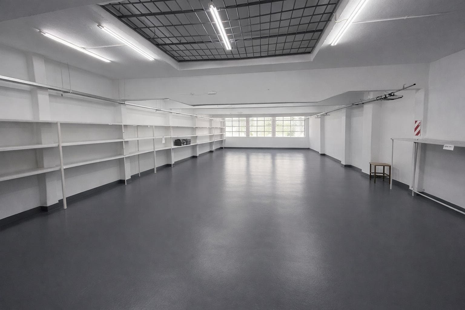 Deposito Fabrica Oficinas 660 M2 en 2 plantas ! - 1