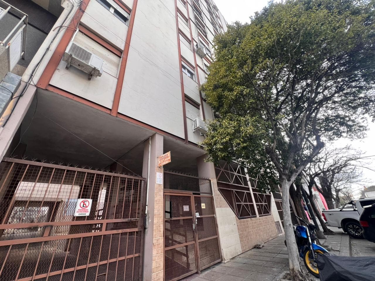 Departamento Dos Dormis Con Cochera Frente A Hospital San Martin - 1