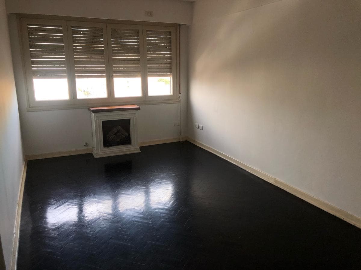 Chacabuco 24. Dto. 4 amb. 2 baños al frente. Avellaneda - 1