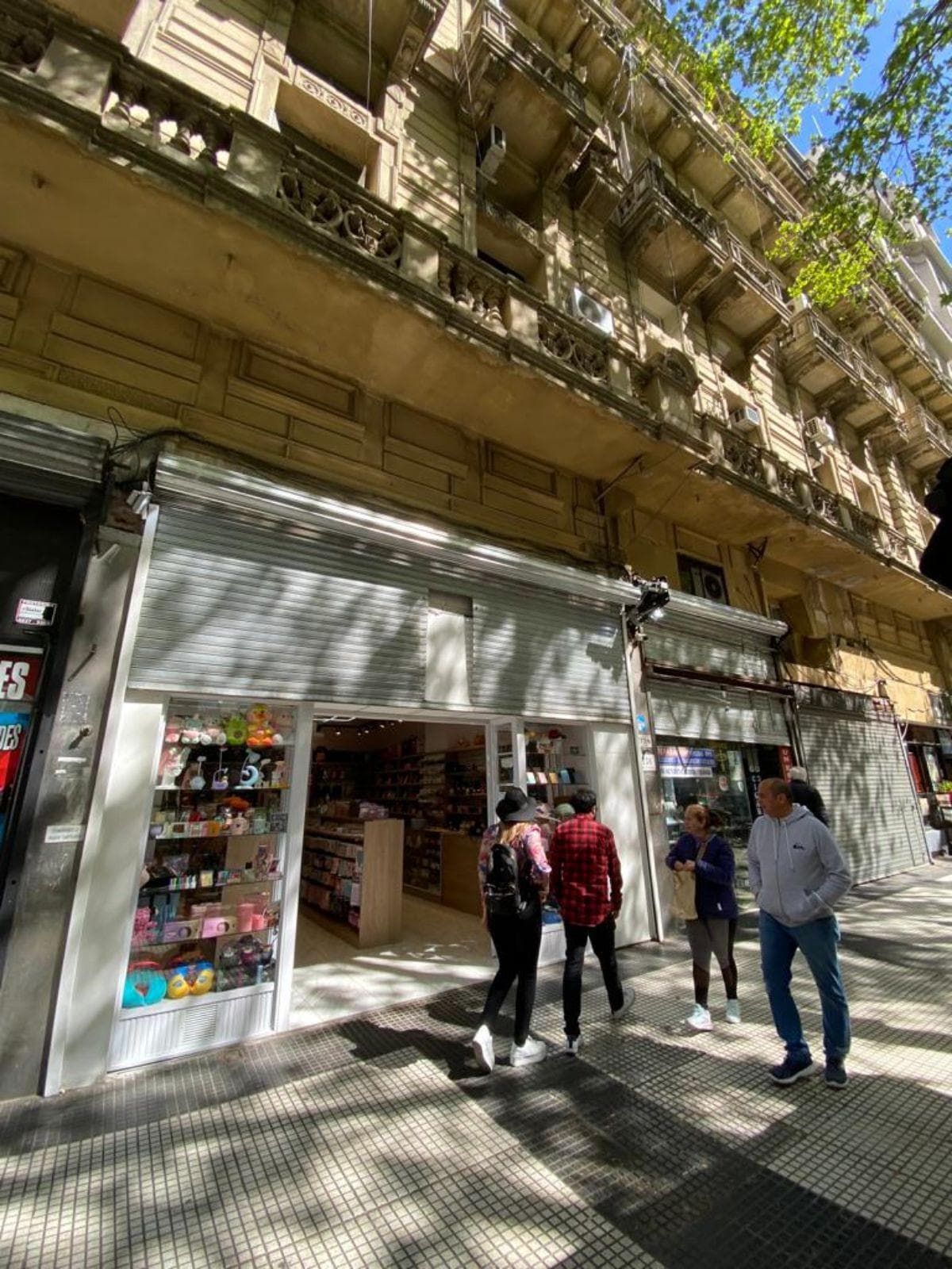 Local - venta y alquiler - Monserrat - 1