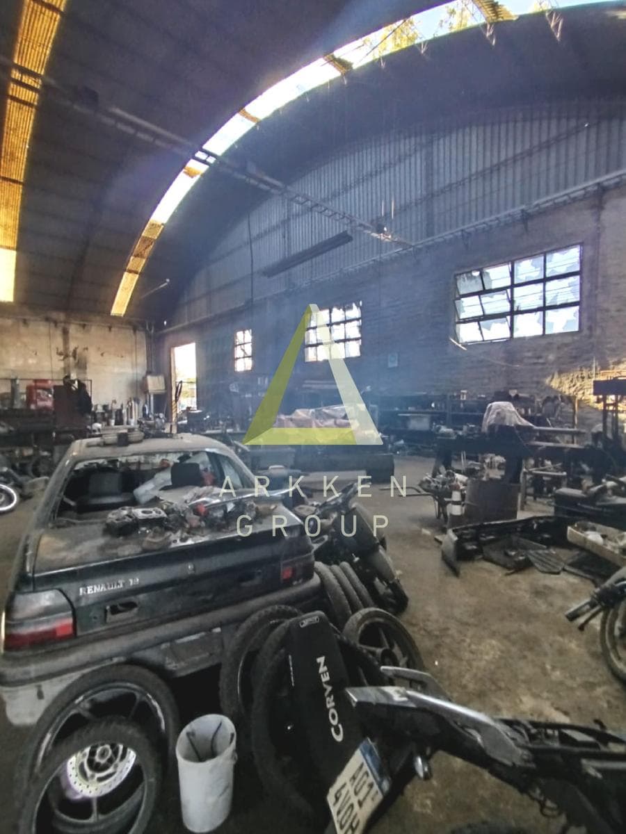 GRAN NAVE INDUSTRIAL EN INMEJORABLE UBICACION - 1