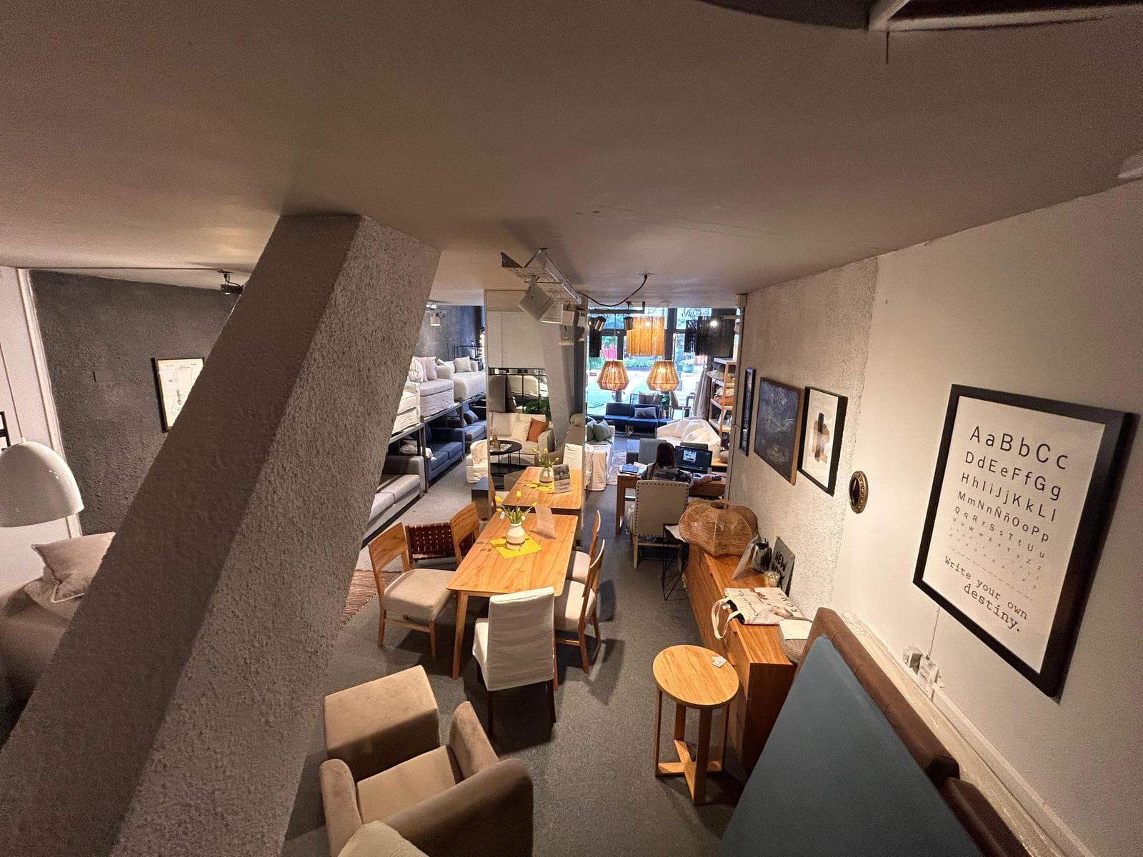 Alquiler de local ubicado sobre Av. Libertador en Olivos - 1