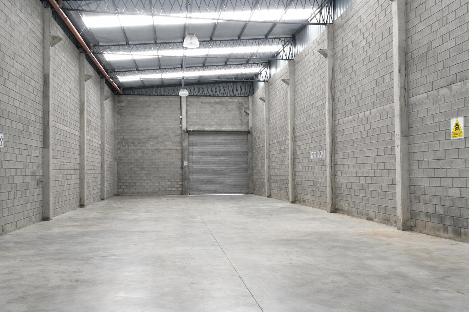 ALQUILER O VENTA de depósito INDUSTRIAL en Moreno - OPORTUNIDAD - 1