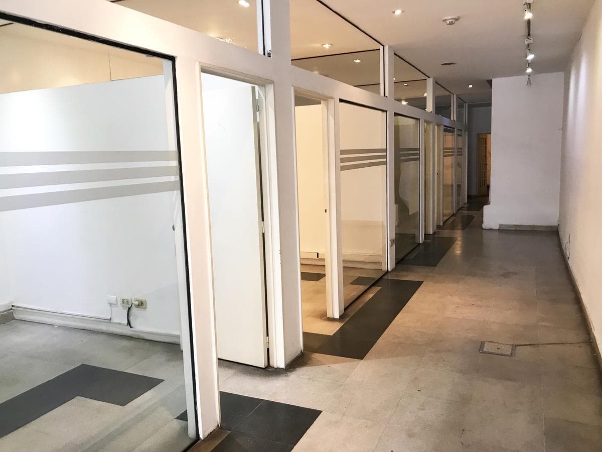 Oficina con local o depósito - Dos plantas en chacarita 374m2 totales con 3 baños venta - 1
