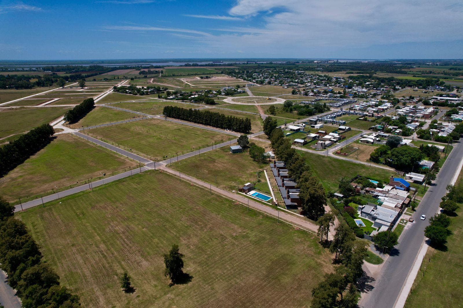 VENTA Lotes en Pinar de Lagos Terrenos con servicios completos en entorno natural y en crecimiento - 1