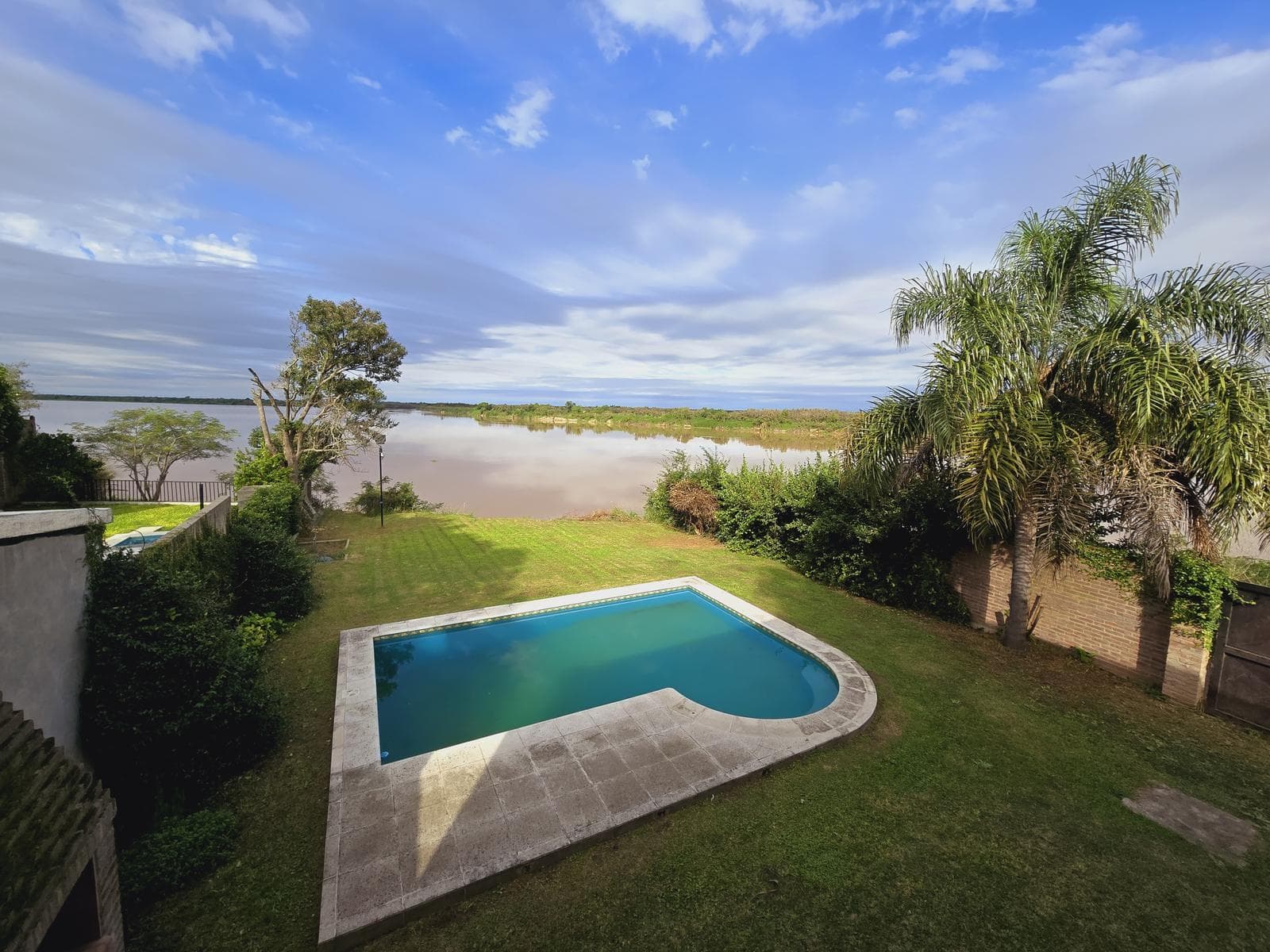 Casa frente al Río en venta - Sauce Viejo - 1