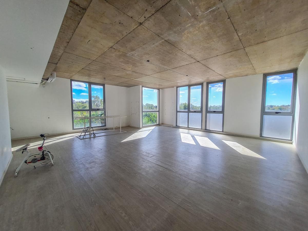 En venta Oficina Consultorio con cochera cubierta, entre Villanueva y Nordelta, Benavidez, Tigre - 1