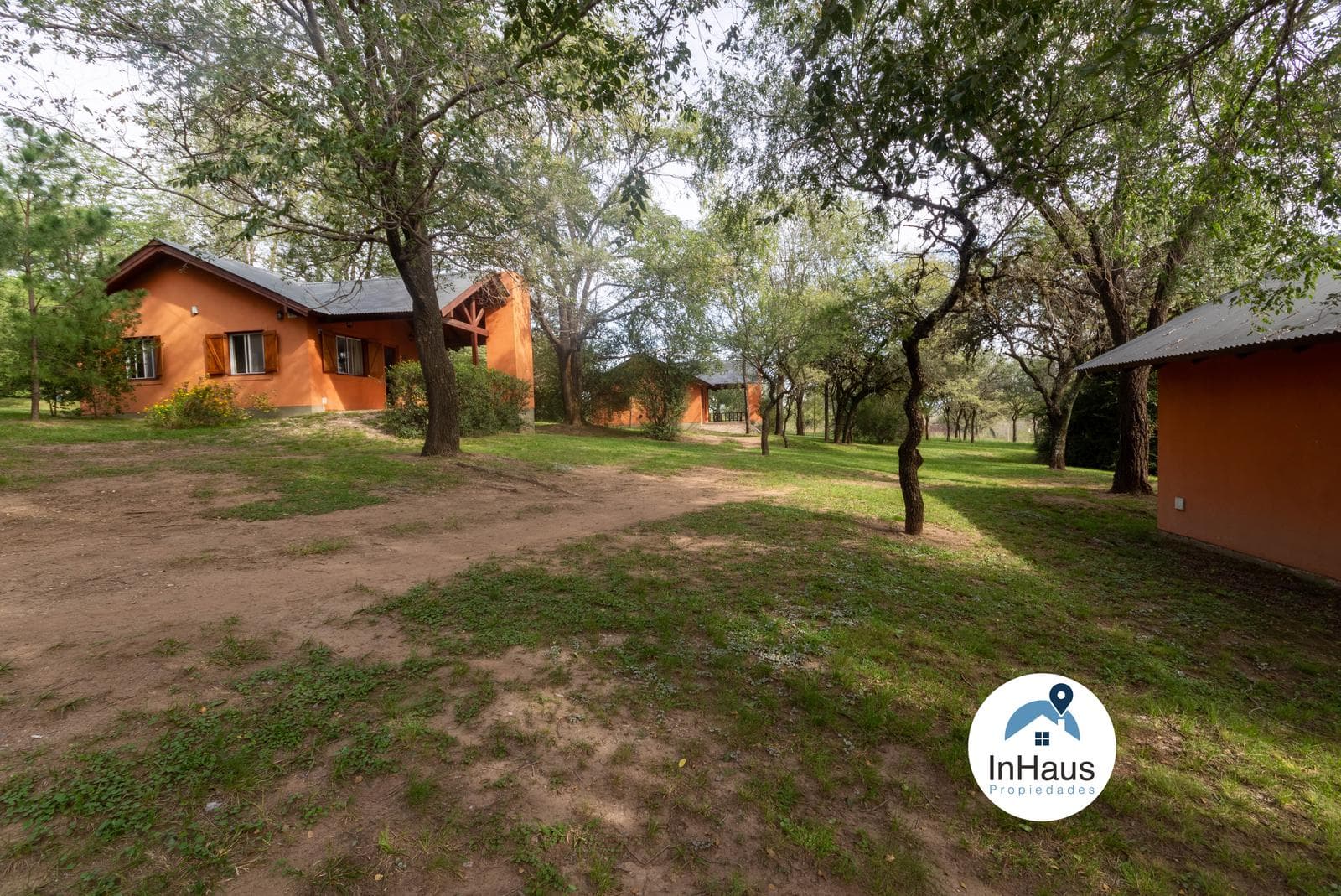 Complejo de cabañas con hermosas vistas a las sierras sobre Ruta 5 km 82, Villa General Belgrano - 1