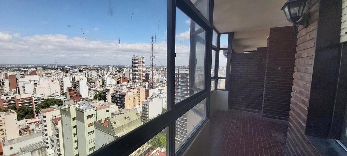 Av. Rivadavia 6300 Departamento 4 ambientes en alquiler en Caballito, apto profesional - 1