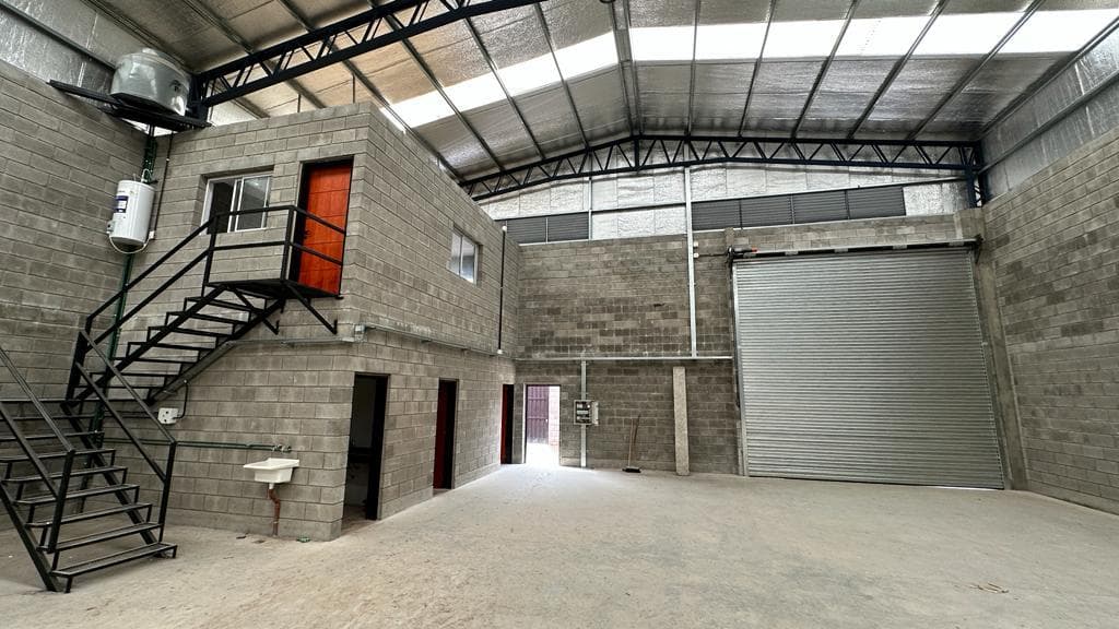 ALQUILER DE GALPÓN INDUSTRIAL EN MORENO - PROX ACCESO OESTE - 1