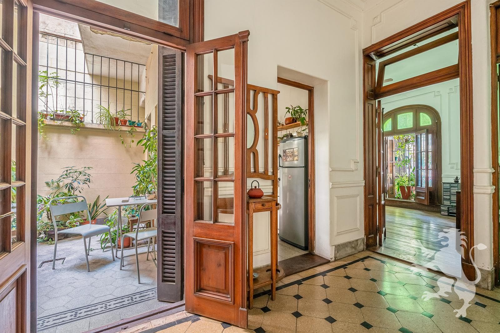 PH A REFACCIONAR - VENTA - 3 AMBIENTES - 2 PATIOS - COLEGIALES - 1