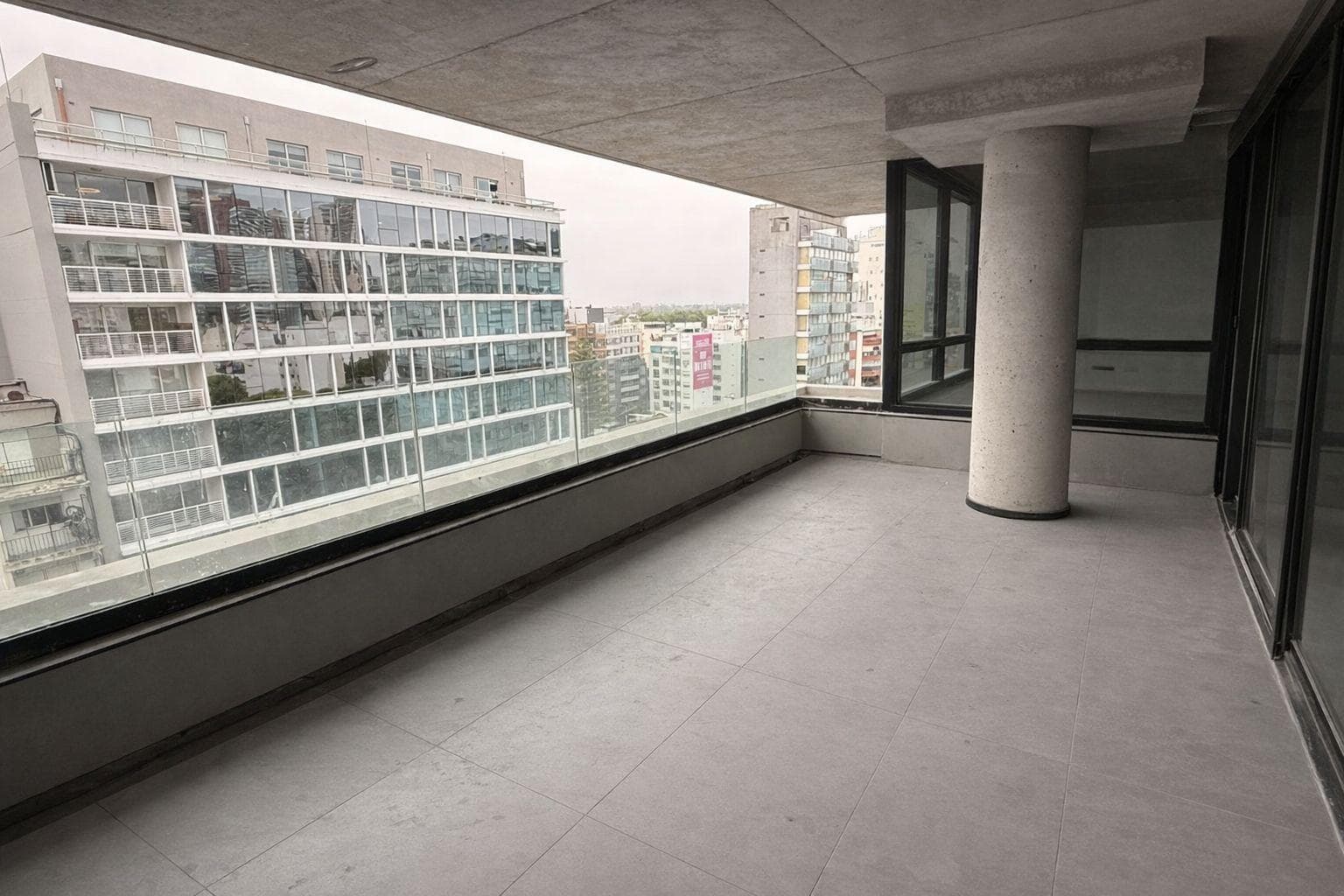 Oficina en Venta o ALQUILER en Belgrano. Seguridad. Cochera. Balcon - 1