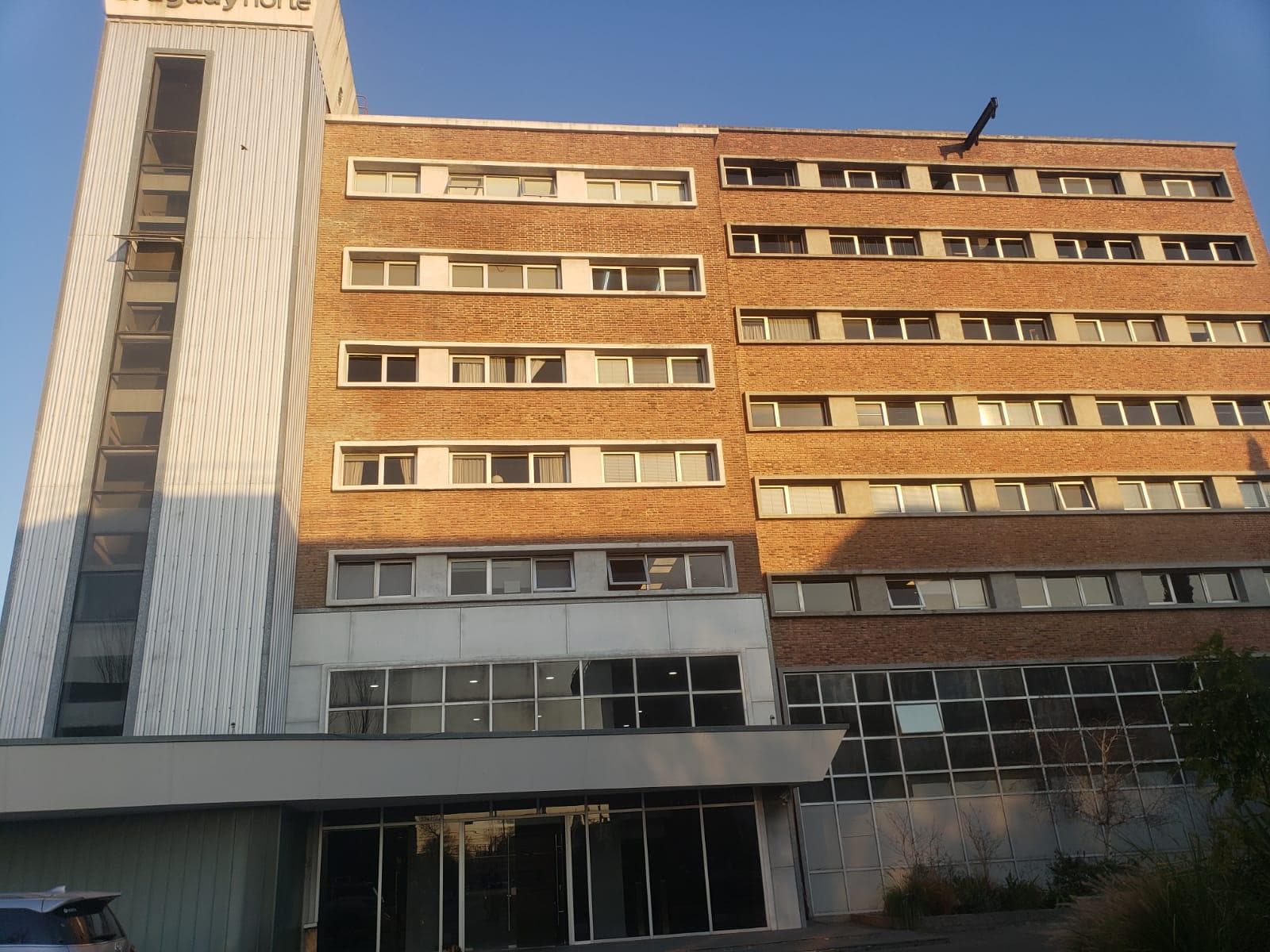 Alquiler o venta de oficina de 140 m2 en Beccar - 1