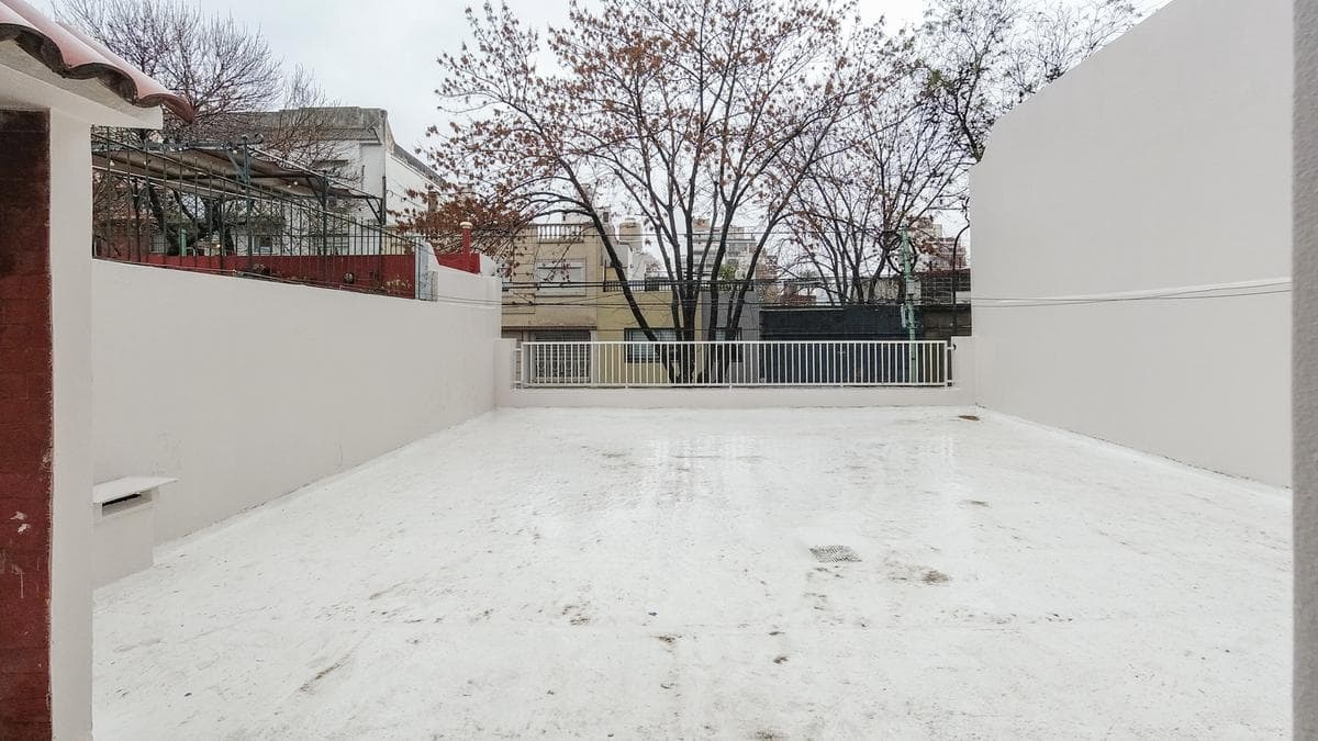 PH en Almagro con Cochera, Patio y Amplia Terraza con Parrilla. - 1