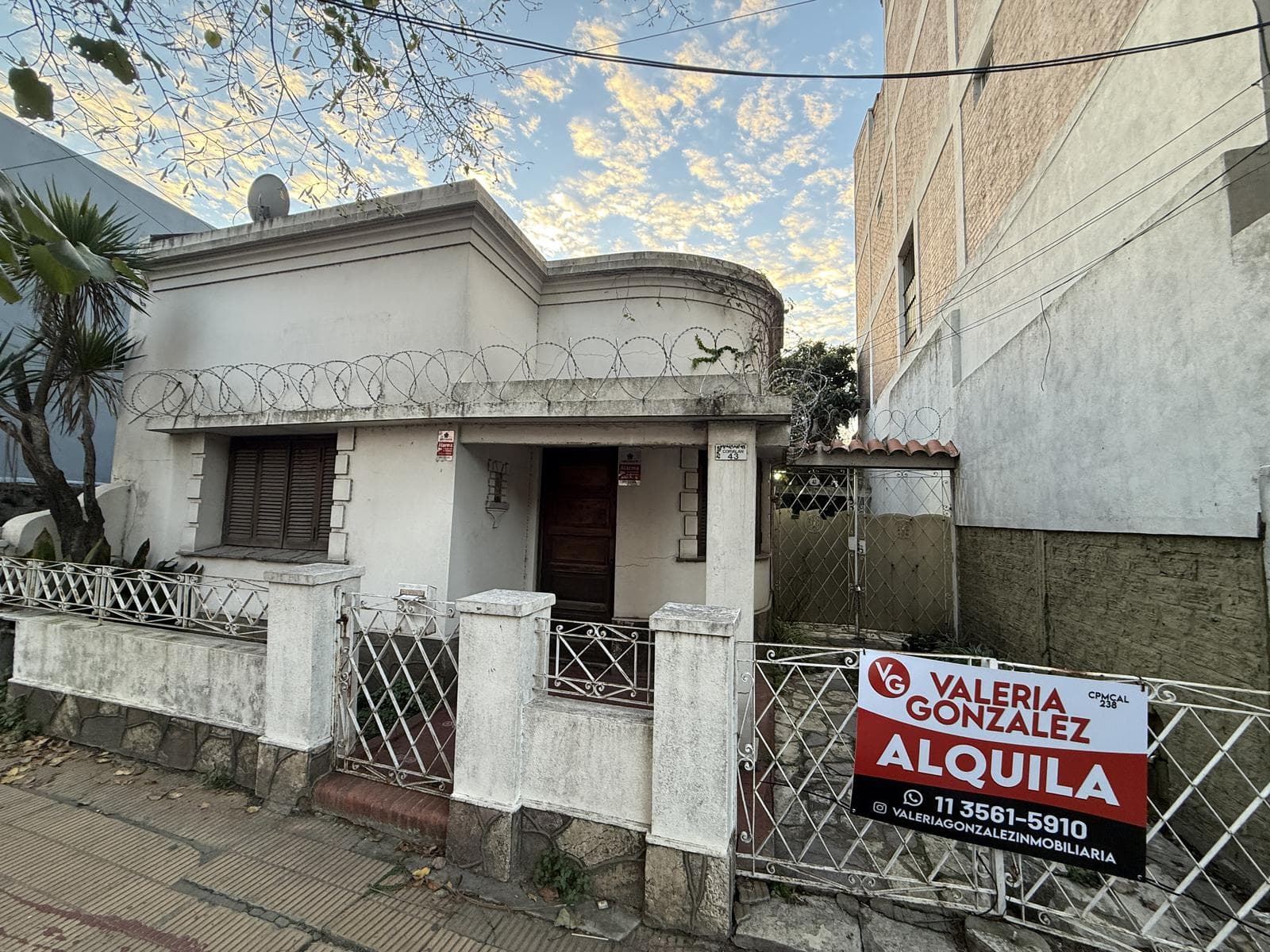 Casa de 3 ambientas en ALQUILER, ideal gastronomico - Wilde - 1