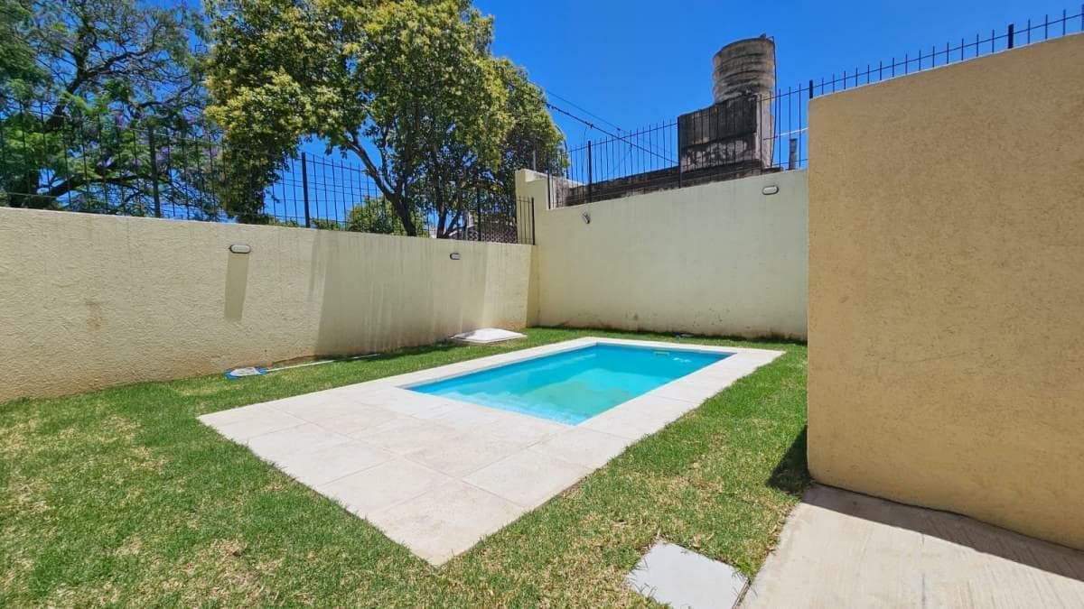 ALQUILER| Depto 1 DORMITORIO CON BALCÓN Y PILETA - TBU38004 AP3849571 - 1