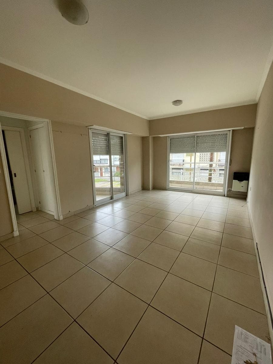Hermoso departamento 2 ambientes en alquiler en San Martin y Av. Humberto Primo - 1