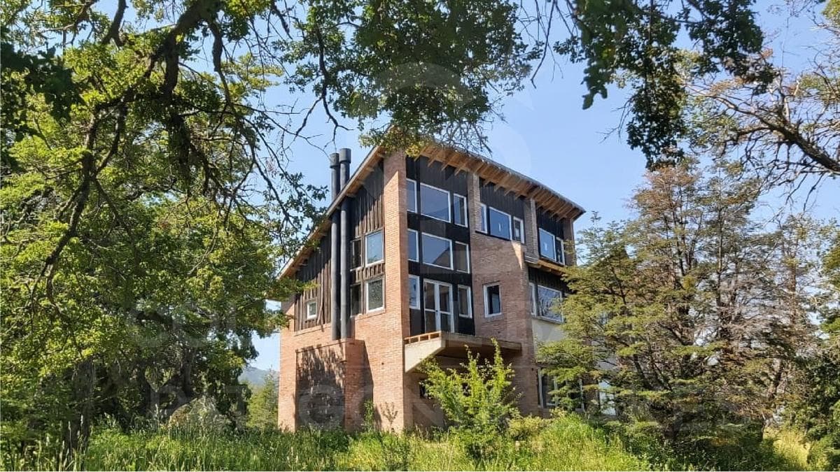 VENTA Gran propiedad a terminar sobre RP62 a 5 km del Lago Lolog Ideal para emprendimiento turístico - 1