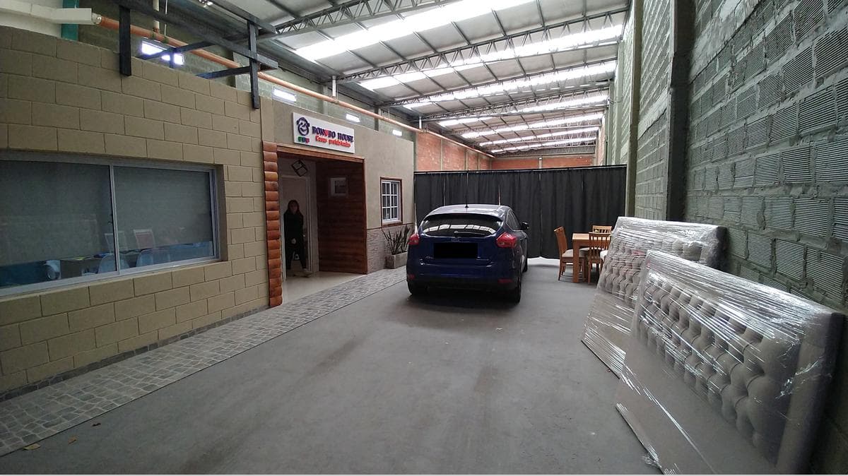 Venta galpón en Monte Chingolo - 1