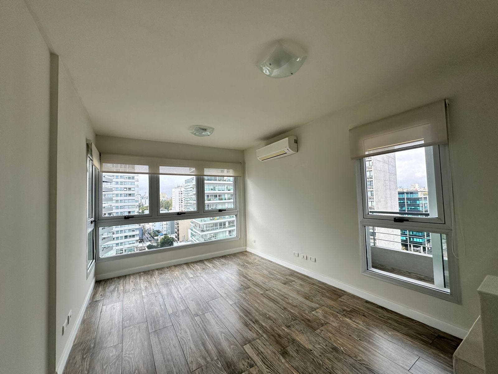 Excelente departamento de 2 amb en Puerto de Olivos con cochera - 1