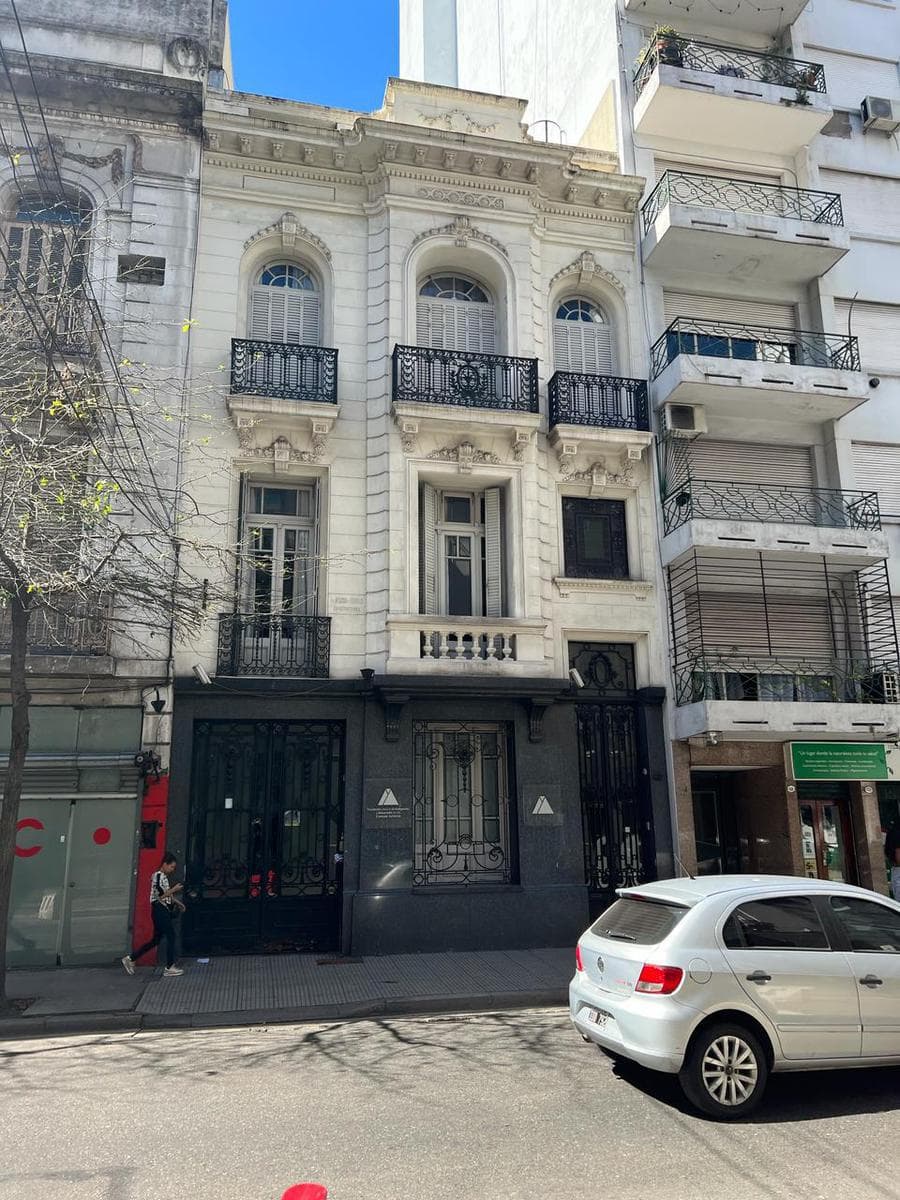 Petit hotel en venta y alquiler - Centro, CABA. - 1