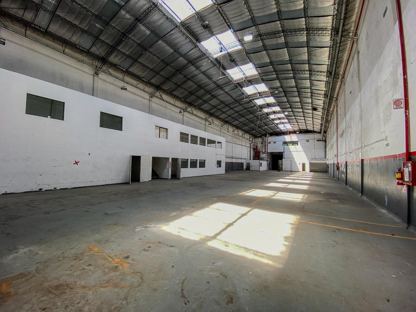 Depósito en alquiler 1190m2 - Paternal - 1