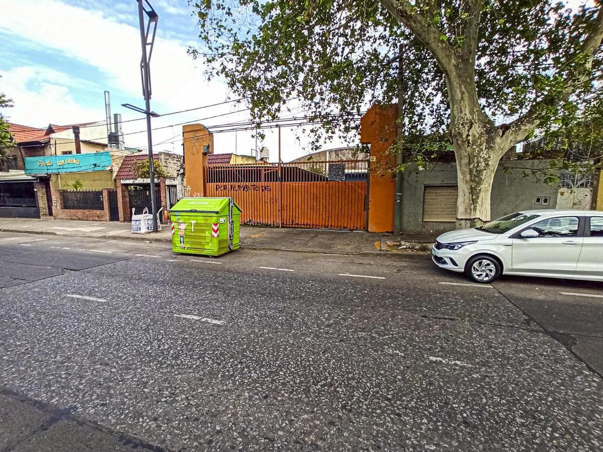 Venta/Permuta Galpon Parabolico Doble Acceso. Barrio Parque, Rosario - 1