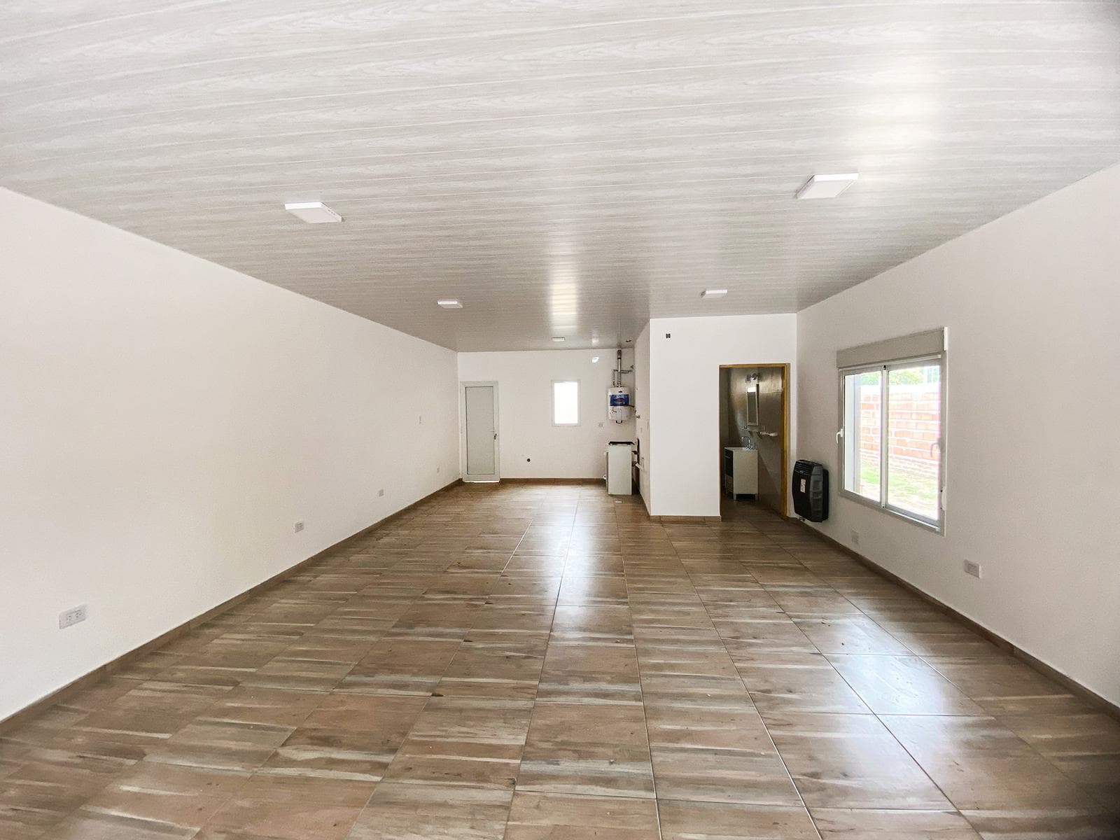 Local en General Pico - 1