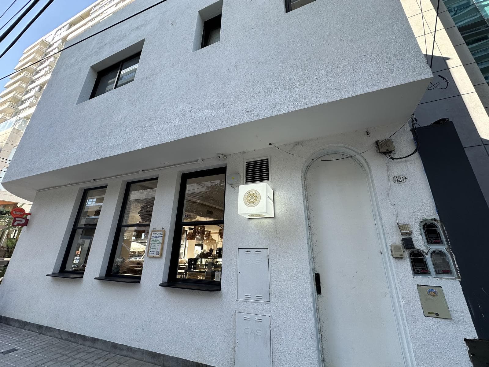 ALQUILER OFICINA DE DOS PLANTAS CON TERRAZA PROPIA - OLIVOS - 1