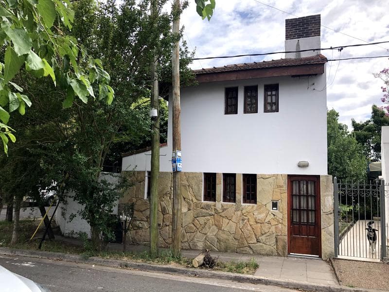 Casa en Alquiler en 509 esq 8 Manuel B Gonnet - Alberto Dacal Propiedades - 1