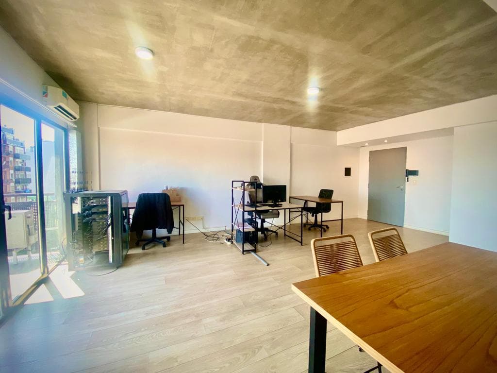 Oficina en venta en Parque Patricios. - 1