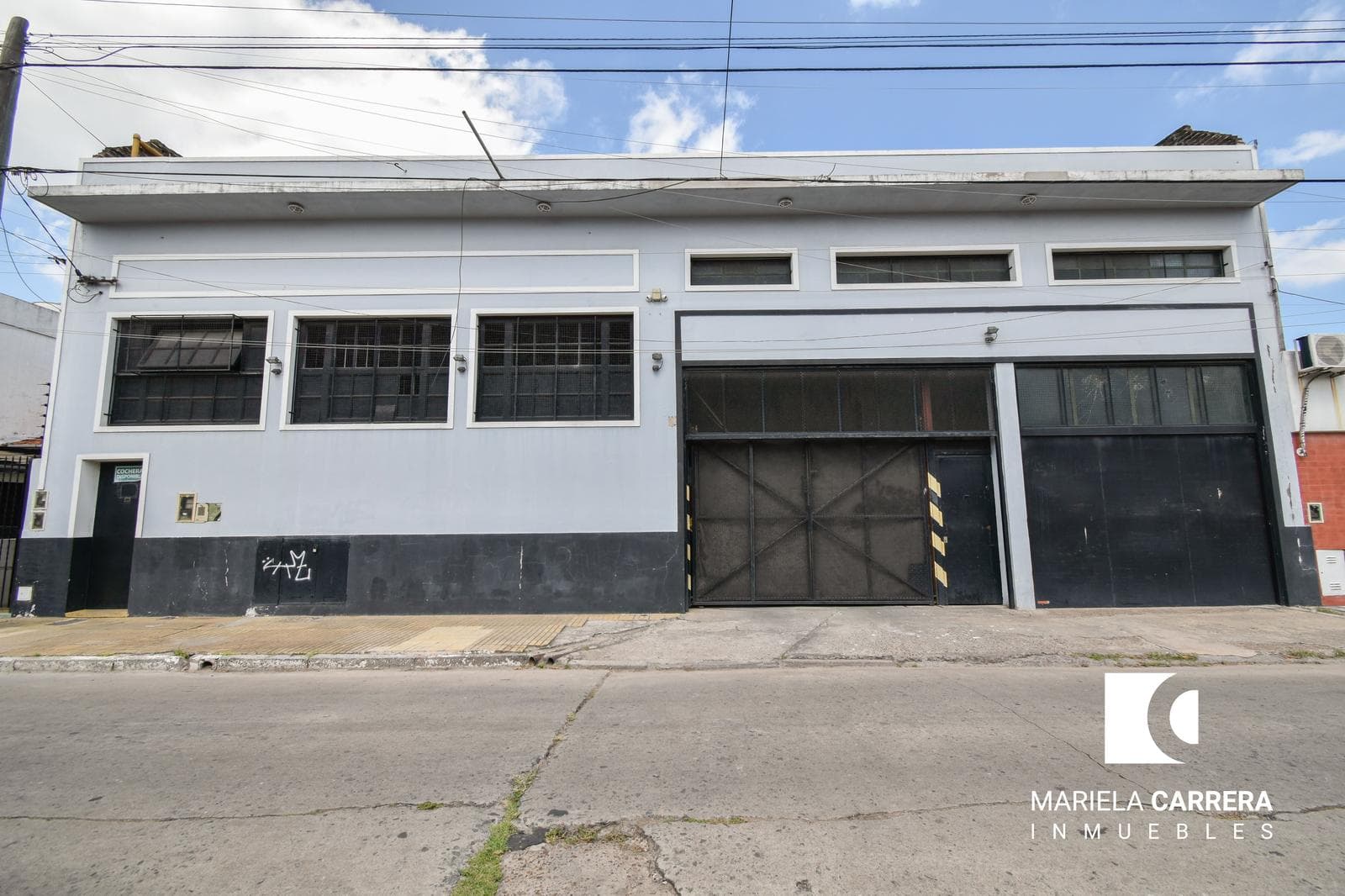 Depósito EN VENTA 1500 M2 CONSTRUIDOS IMPECABLE UBICACION CENTRICA CALLE SAN PEDRO 600 TEMPERLEY - 1