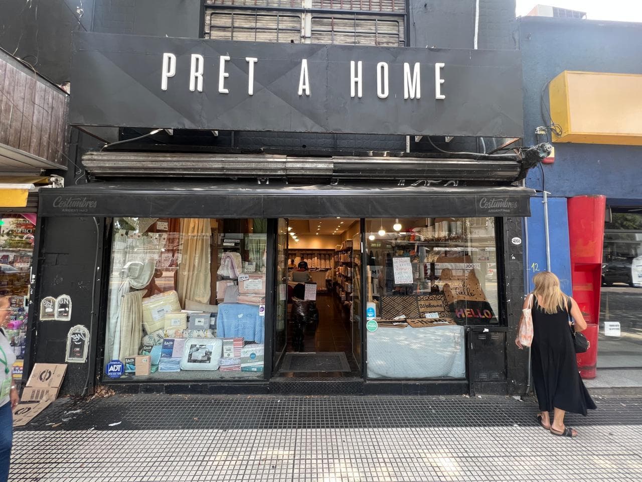 Excelente Local Lote Propio con Gran Imagen, Apto todo destino a mts. de Ferrocarril Estacion Lacroze, alto transito peatonal - 1