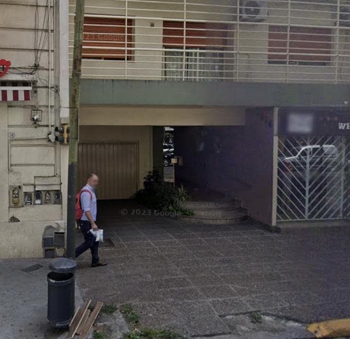 Cochera cubierta en Parque Centenario. - 1