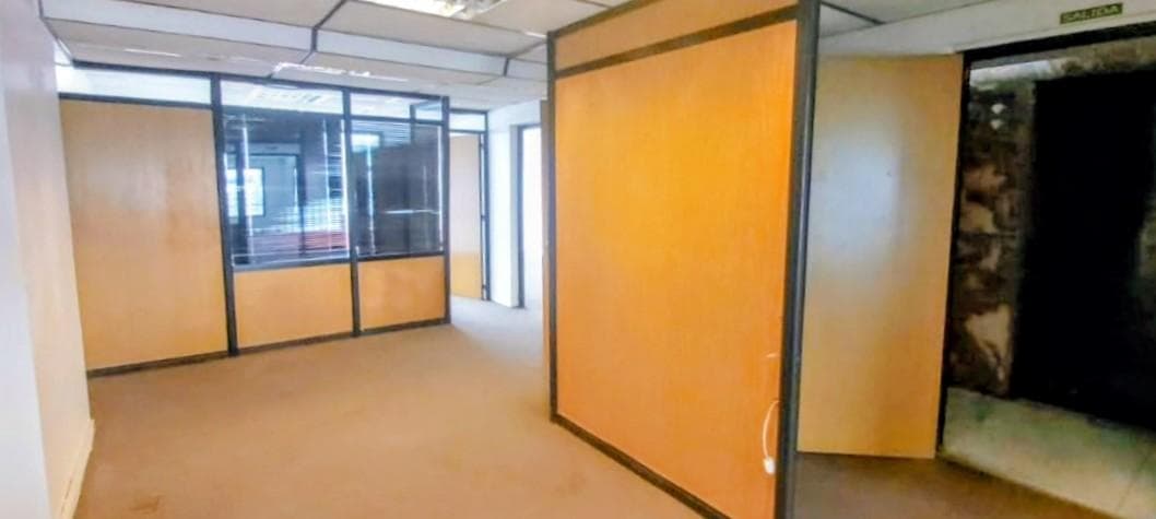 Oficina en Alquiler Oportunidad, mucha luz Piso alto - 1