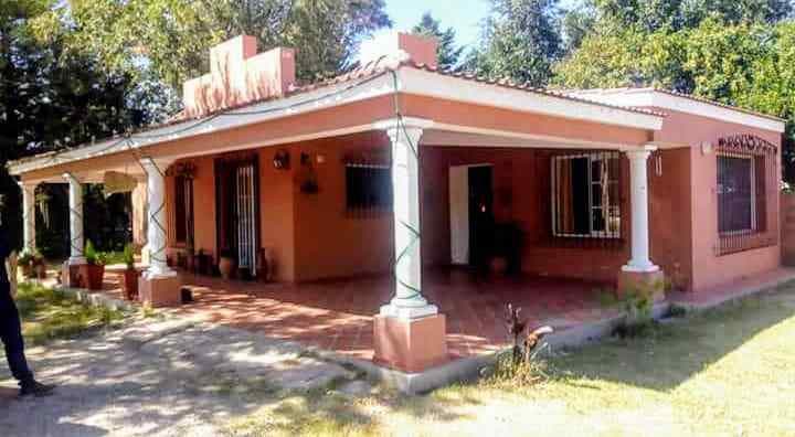 CASA ESTILO COLONIAL - 3 DORITORIOS - DESPEÑADEROS - 1