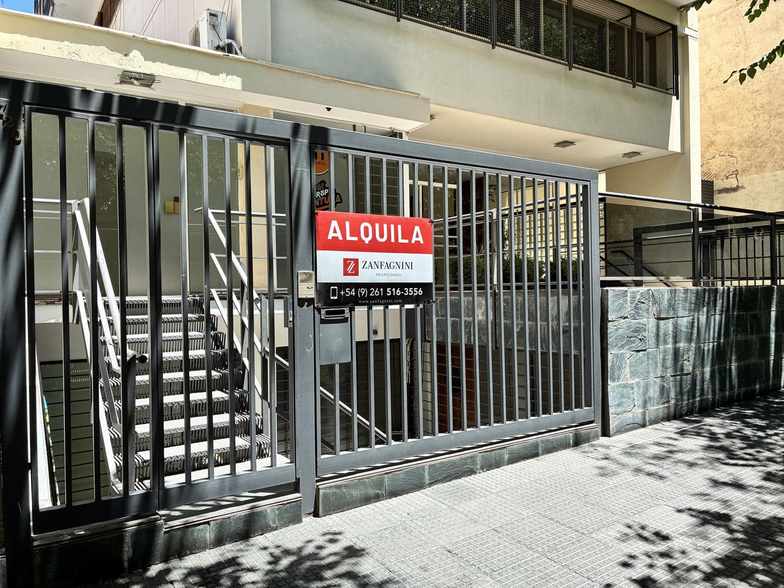 Oficina / Local en Alquiler GRANDE – San Lorenzo, entre Belgrano y Perú, Ciudad de Mendoza - 1