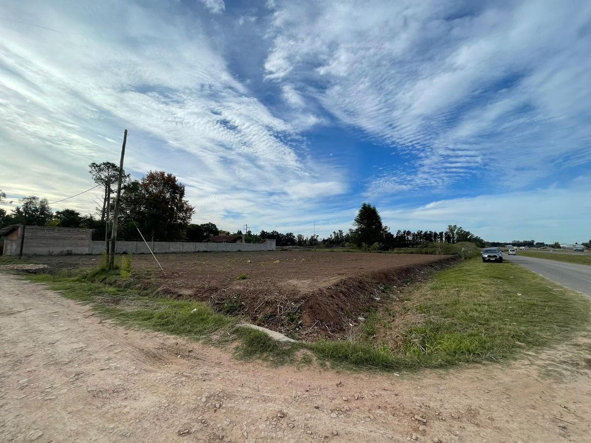 Fraccion Comercial 2377 m² con Frente Au. Lujan - Bragado - Lujan - 2