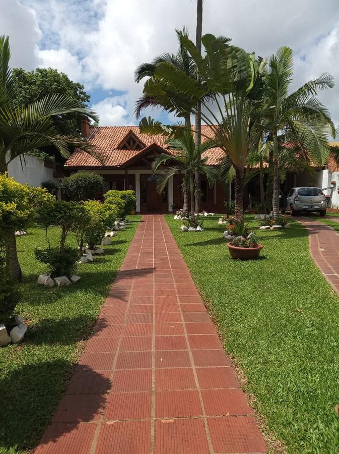 Se vende casa en Puerto Iguazu sobre Av tres fronterasS - 1