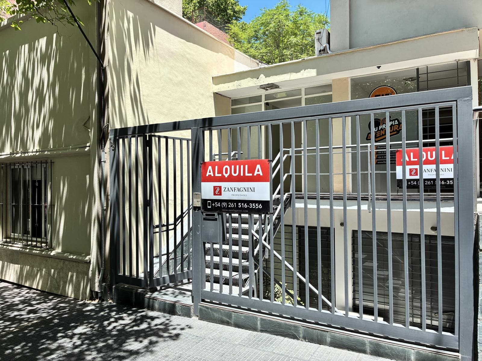 Oficina en Ciudad de Mendoza. Local chico - Oficina con 6 privados. - 1