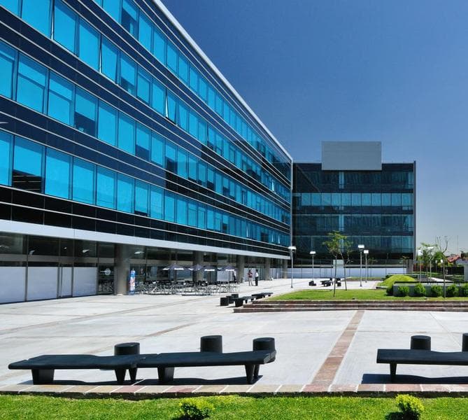 Alquiler de oficina de 1900 m2 en Olivos - 1