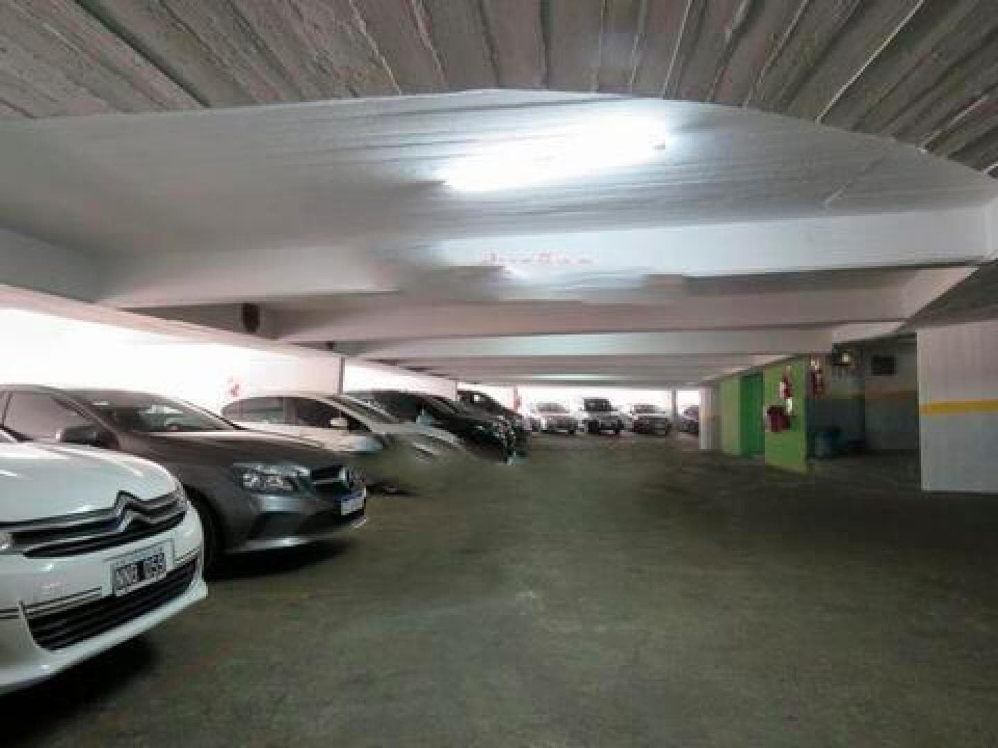 Cochera en venta - 18Mts2 - Once - 1