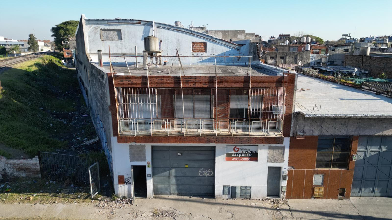 Galpon en Venta - Alquiler - 1550m2 - Pompeya - 1